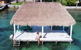 Royal Palm Bacalar Cabañas&Lagoon Club